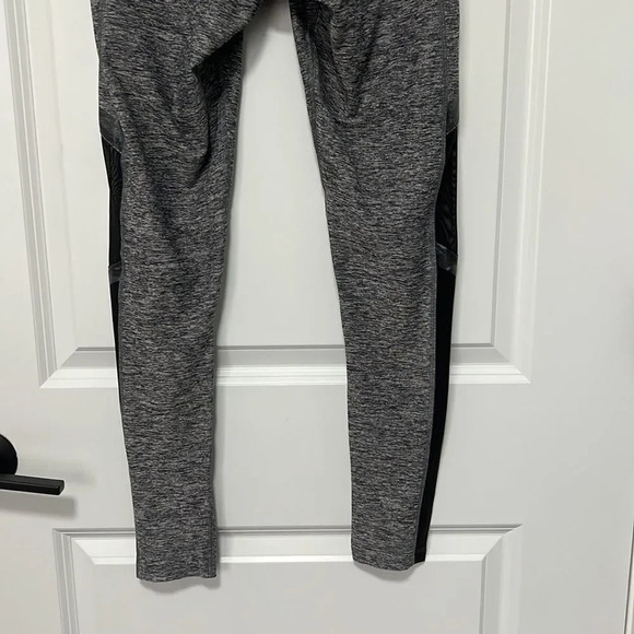 PINK by Victoria Secret Ultimate Gray Active Sheer Black Leggings size S/P - Picture 7 of 9